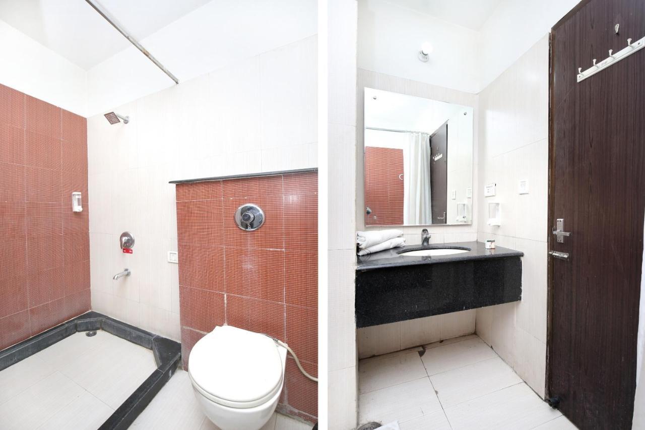 Capital O 15395 Hotel 42 أمريتسار المظهر الخارجي الصورة