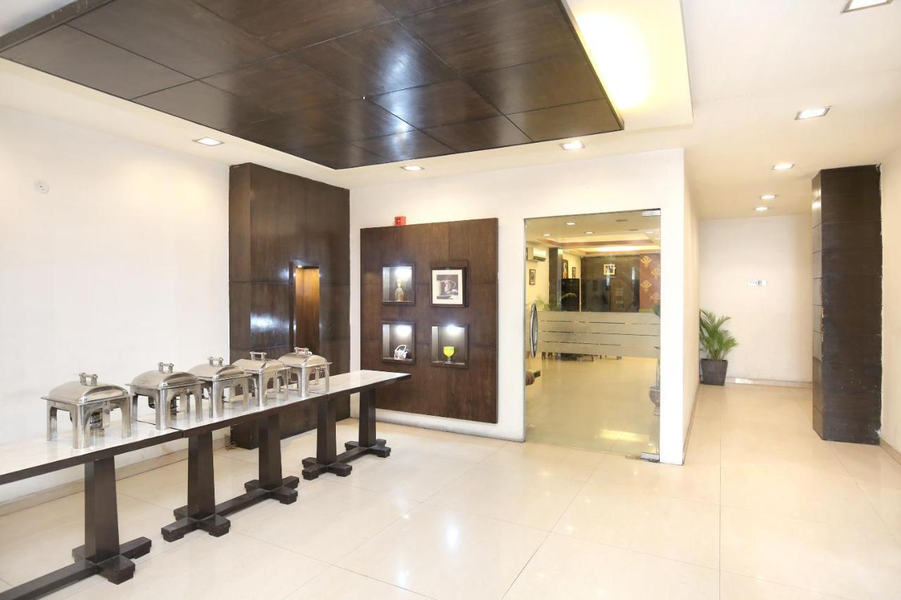 Capital O 15395 Hotel 42 أمريتسار المظهر الخارجي الصورة