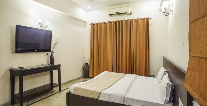 Capital O 15395 Hotel 42 أمريتسار المظهر الخارجي الصورة